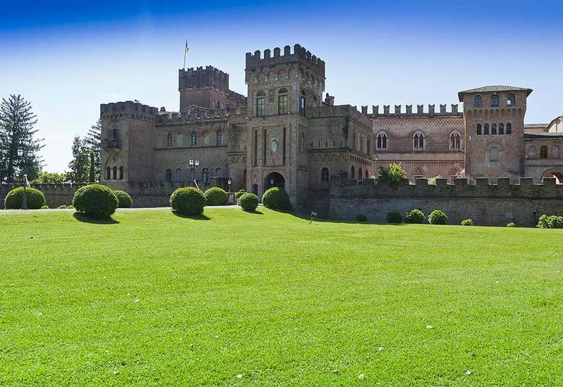 Uno dei castelli più belli in vendita in Lombardia