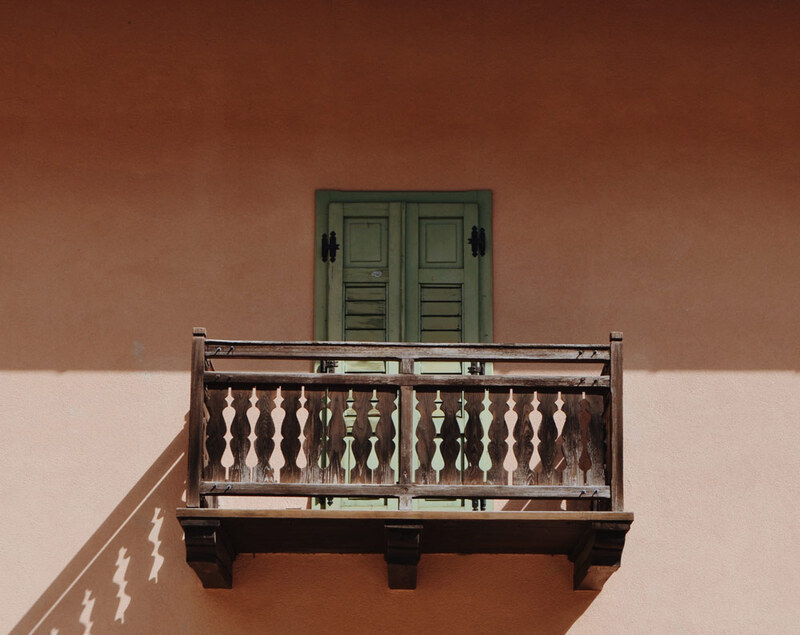 Ringhiere in legno per balconi esterni, vantaggi