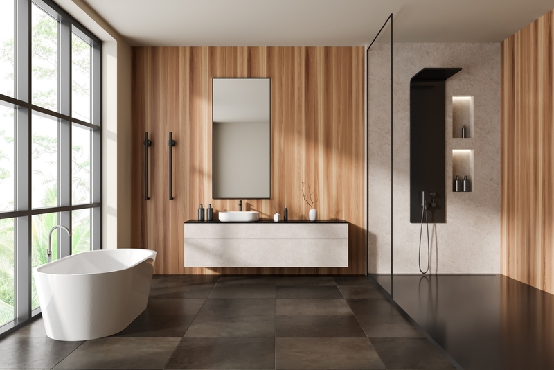 Bagni moderni con doccia, colonna o soffione per casa